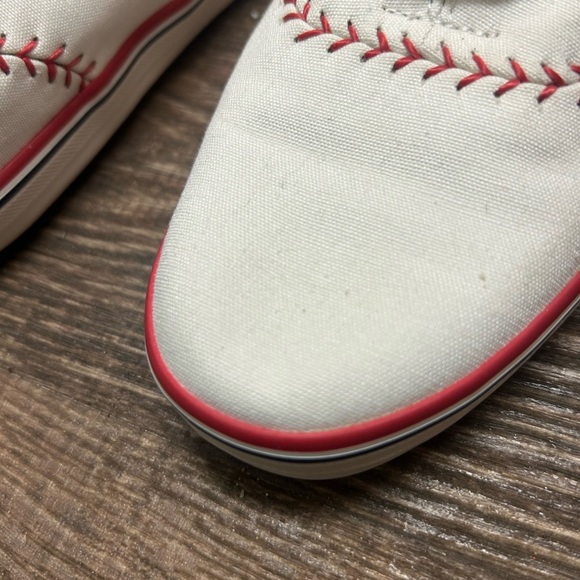 Keds size 10 Blue Jays EUC barely used White and Red Vintage Baseball Sneakers - Picture 4 of 9
